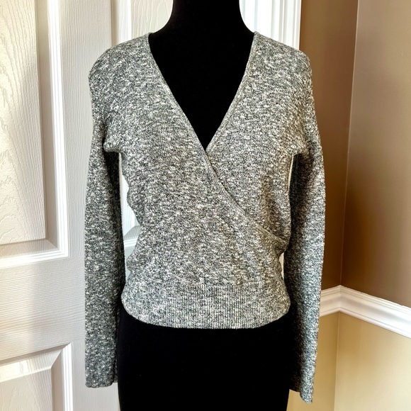 ⭐️ Madewell Wrap Front Heather Gray Ballerina Sweater Size XXS - Picture 2 of 8